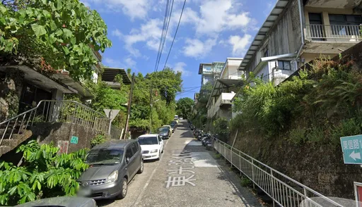 拆違建意外損鄰居車!基隆男暴怒持刀揮砍 工頭「空手入白刃」斷3指