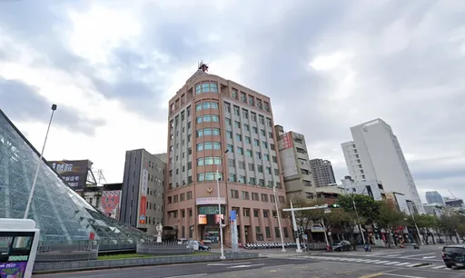 警員濫用警政系統查個資!涉洩漏秘密 雄檢出手了