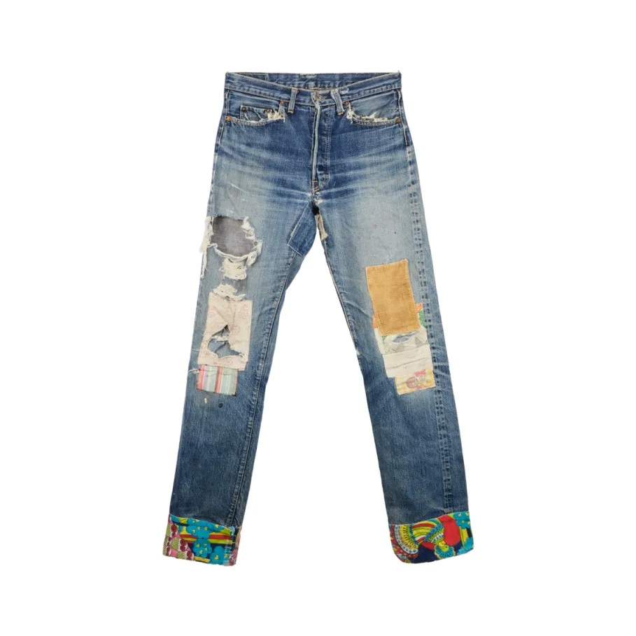 Kurt Cobain穿過的這件Levi’s牛仔褲，以41萬2750美元（約1306萬元台幣）拍出。翻攝Julien’s Auctions官網