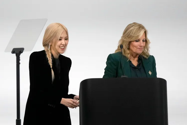 美國第一夫人吉兒拜登（右）邀請Rosé與會。美聯社
