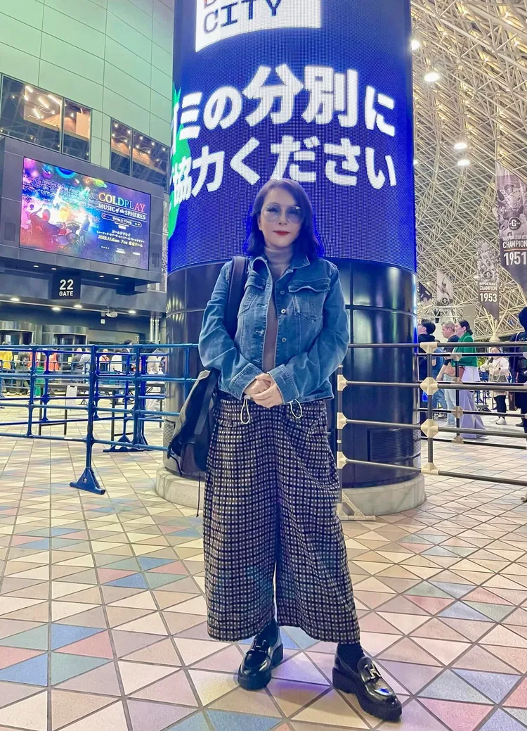 黃鶯鶯朝聖Coldplay東京場！翻攝黃鶯鶯臉書