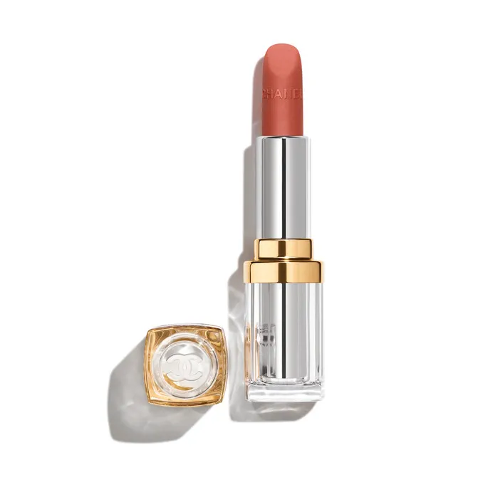 康朋街31號唇膏#2度假，5220元。品牌提供