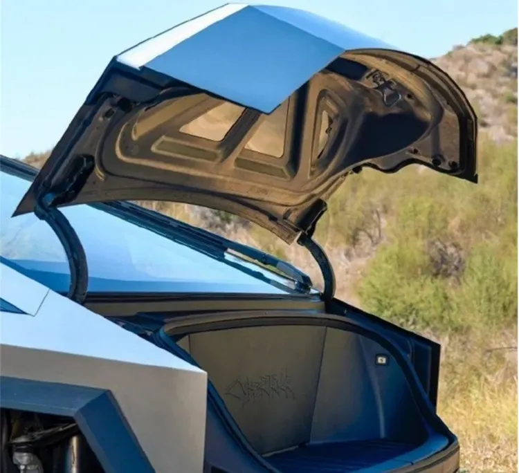 Cybertruck前備箱空間不小。照片來源快科技