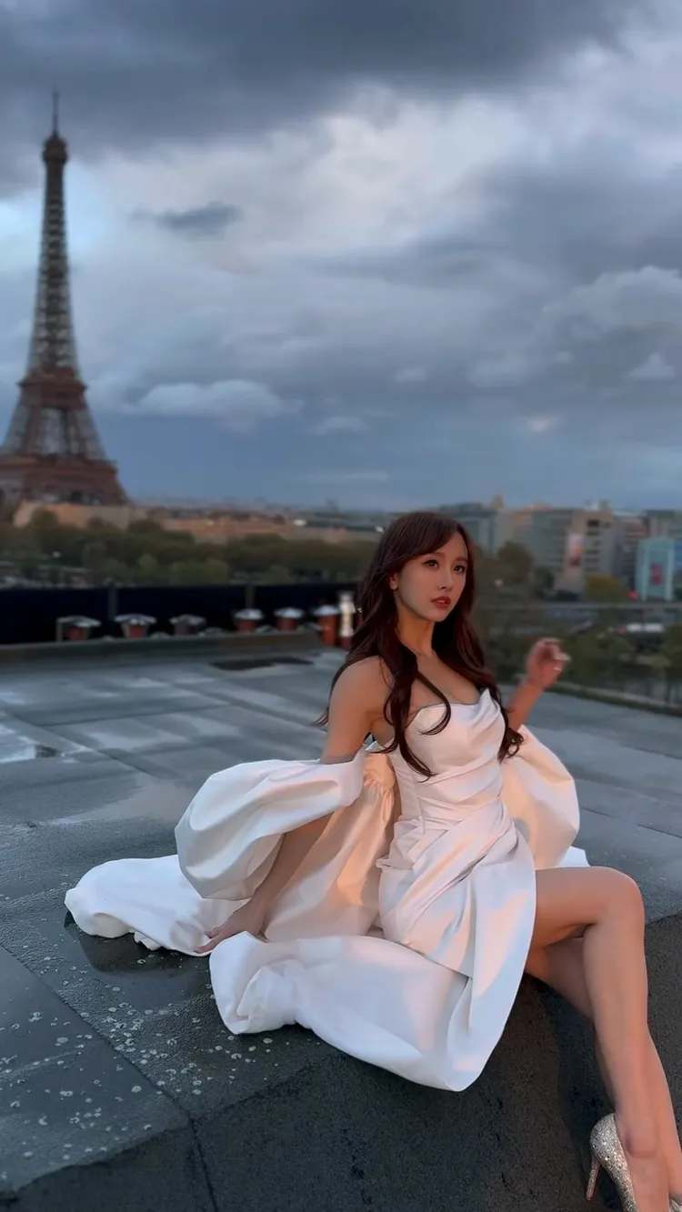 陳靜在巴黎鐵塔前拍婚紗。翻攝dadachan IG