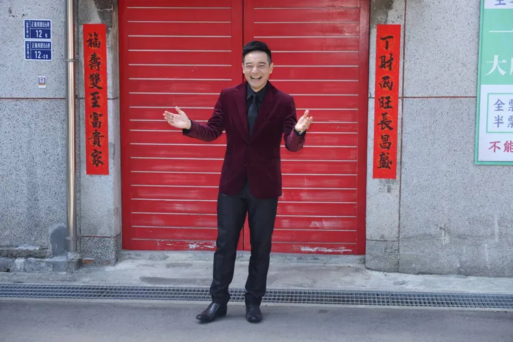 岑永康自爆參加女兒畢業典禮哭了。攝影中心攝