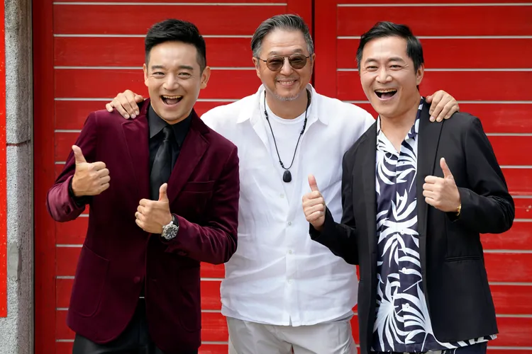 岑永康（左起）、王偉忠和湯志偉為《一村喜事》亮相。金星文創提供