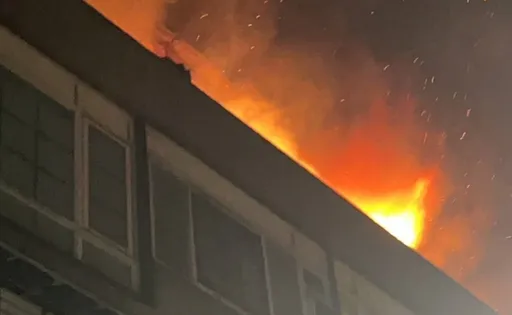 北市南京東路公寓頂樓加蓋深夜竄惡火 28住戶睡夢中驚慌逃生