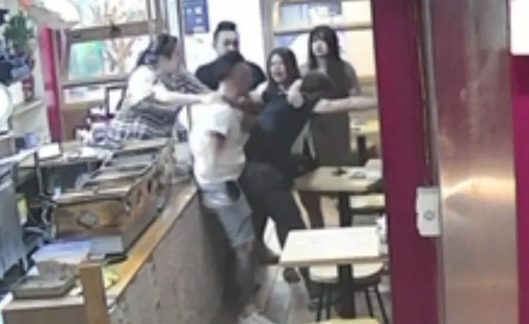 自稱勞工局法務的洪男相當兇狠。翻攝畫面