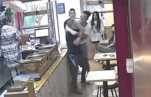 曾與吳夢夢3P、前AV男優開店遭扁　警要查「四海幫輔哥」真相