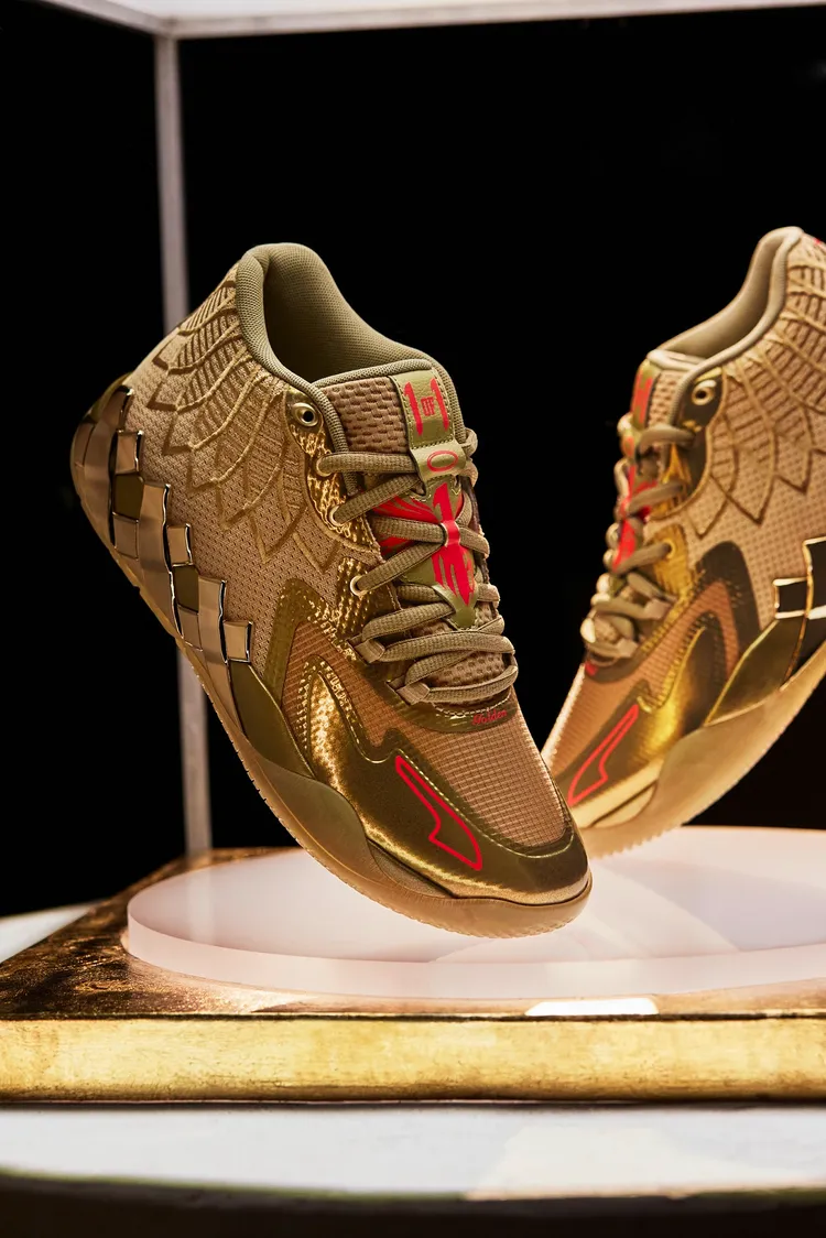 PUMA MB.01 Golden Child，4880元。品牌提供