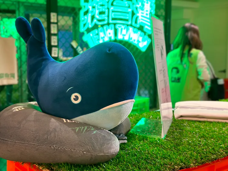 賴清德的競總開設「賴桑小舖」，可一覽賴清德推出的各項募款小物。潘袁詩羽攝