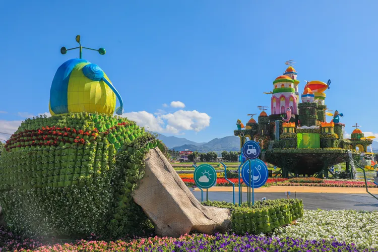 花毯節展區以20萬株花卉打造。市府提供