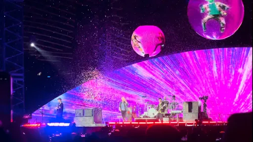 Coldplay也懂時事哏!克里斯馬汀笑戳高雄業者 「飯店漲得有點貴」