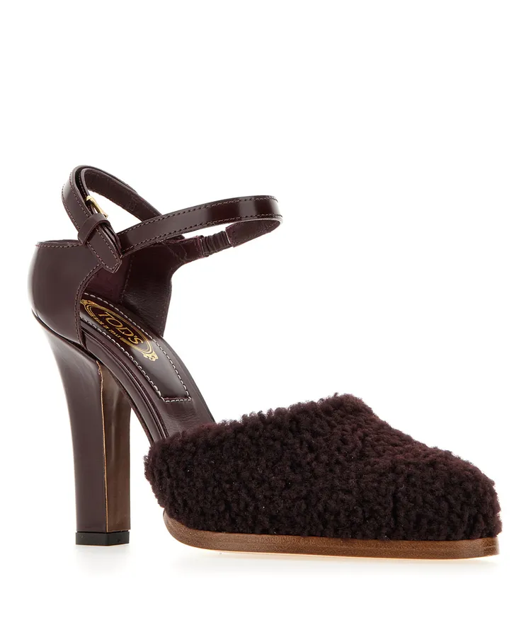 TOD'S酒紅羊毛繫踝高跟鞋，4萬1900元。品牌提供