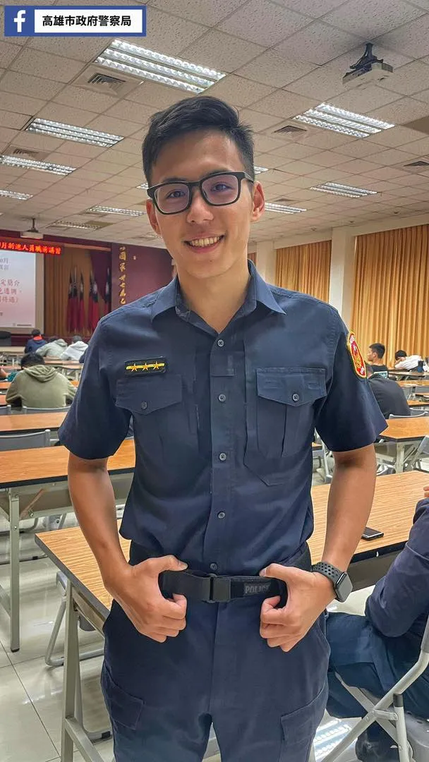 有網友神出，該警員蔣興是苓雅分局成功路派出所，27歲且單身。翻攝臉書「高雄市政府警察局」