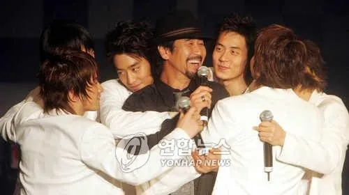 查理朴也是歌手，曾到神話演唱會作客。韓聯社