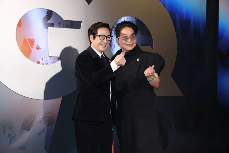 關繼威今日在紅毯上與妻子大方放閃。攝影中心攝