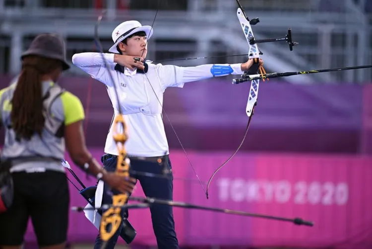 南韓射箭選手安山2021年7月29日在東京奧運女子射箭決賽爭鋒。路透社