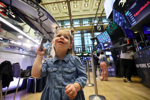 假期購物季展開　美股多數收高