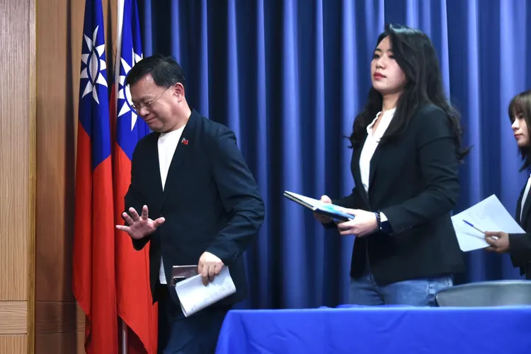 君悅會後，國民黨召開記者會，宣布今天將舉行中常會，預料將公布副手。林林攝