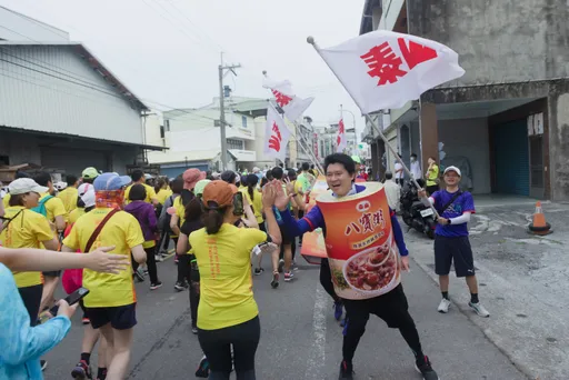 田中馬開跑!泰山回收寶特瓶再製跑衣 加碼秤斤捐八寶粥助弱勢
