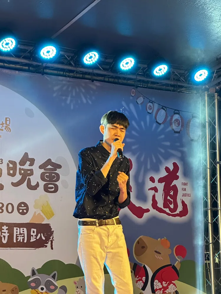 柯辰勳熱愛唱歌。翻攝自柯辰勳臉書