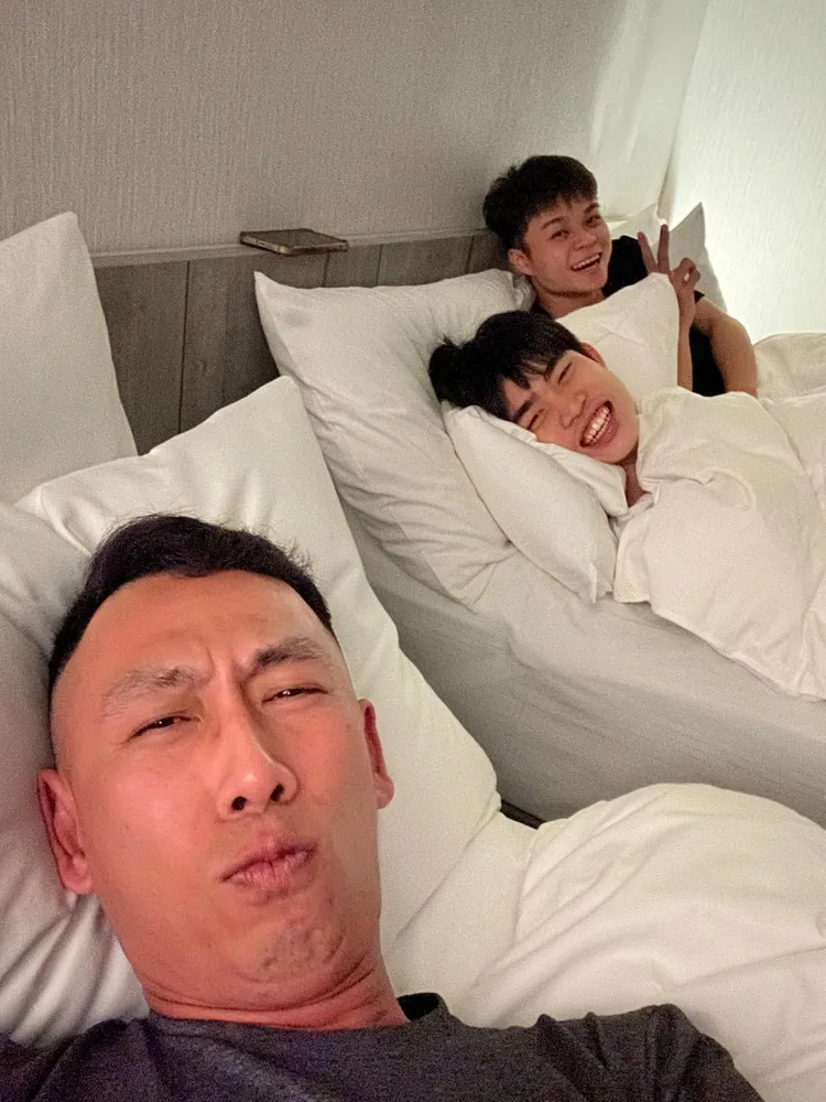 解繹諭和柯辰勳感情超好。翻攝自柯辰勳臉書