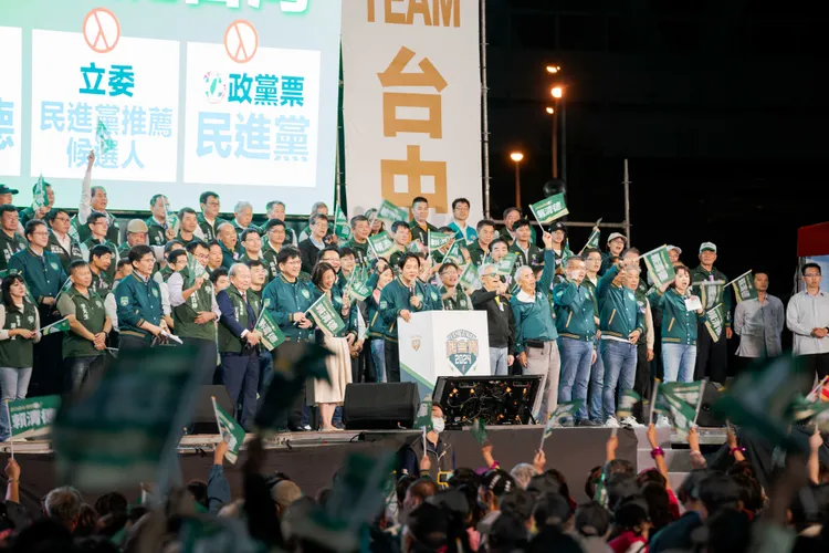 賴清德台中競總湧入近1萬名支持者。賴清德競辦提供