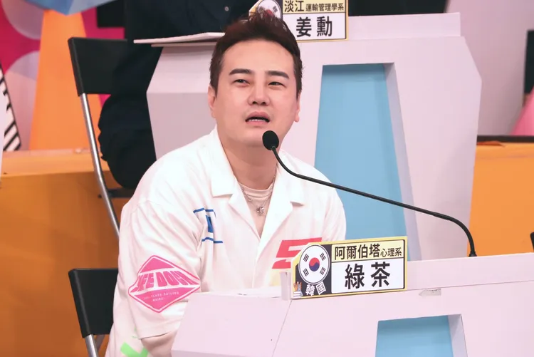 綠茶和蘿莉塔互相攻擊，當場差點大打出手。中天綜合台提供