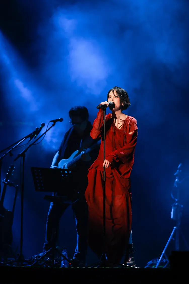 楊乃文演唱會廣州站，高冷舞台魅力吸引粉絲花式讚美。亞神音樂提供