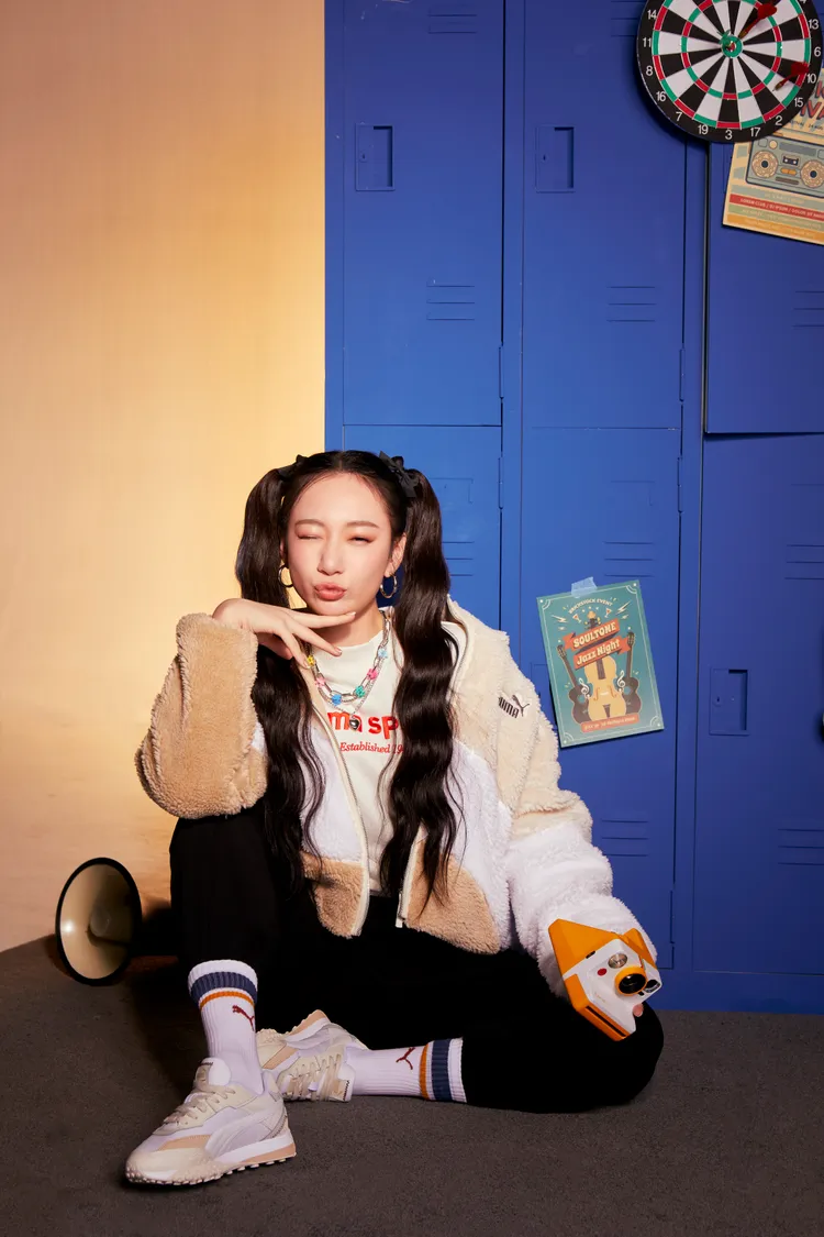 羔羊毛連帽絨毛外套是本季吸睛單品之一。品牌提供