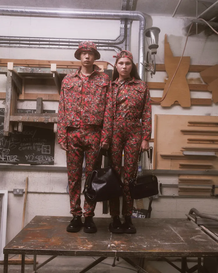 鋸齒條紋致敬藝術家畢卡索的創作。品牌提供