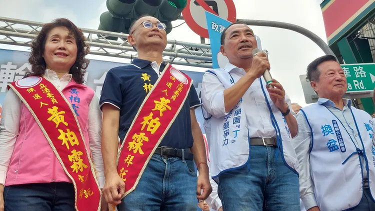 侯友宜今天南下參加高雄立委參選人黃柏霖競選總部成立。凃建豐攝