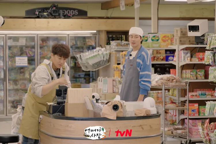 車太鉉（左）、趙寅成第3季到美國超市當老闆。翻攝tvN