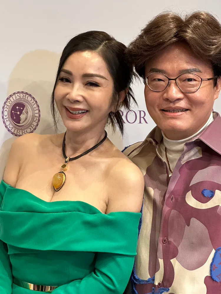 陳老闆（右）的貼心讓陳美鳳感動。趙大智攝