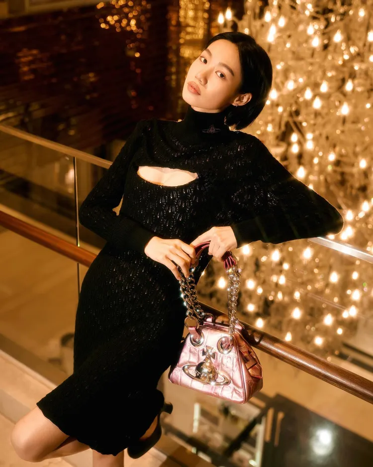 小模水兒長相神似舒淇。翻攝《水兒 Waterfall》粉絲頁