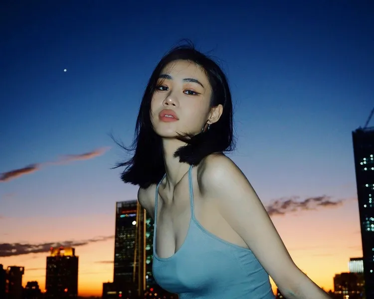 小模水兒長相神似舒淇。翻攝《waterbabygirl》IG