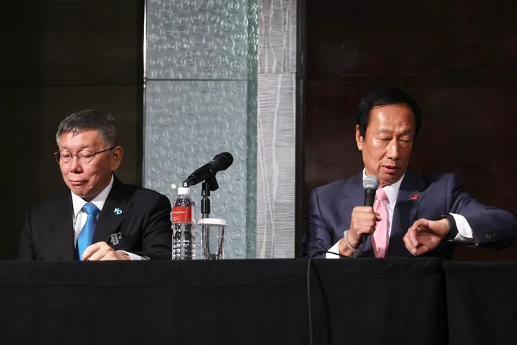 昨郭柯邀侯友宜君悅會談，最後卻成互嗆場面，不歡而散。林林攝