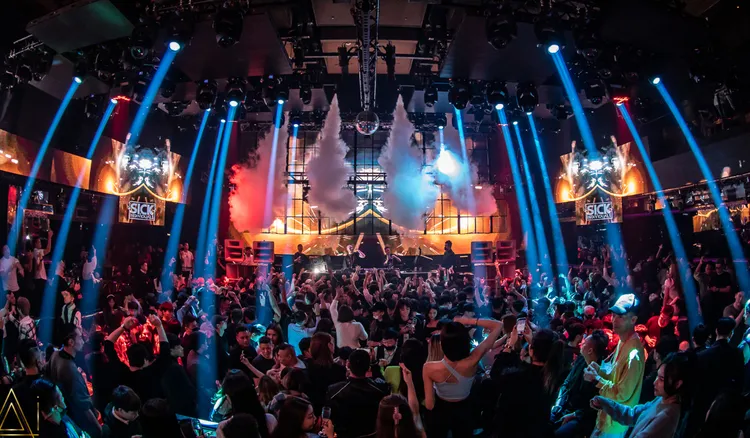 「Ai Nightclub」為台北信義區最大型的國際夜店，與「WAVE」同為全世界排名前50大夜店。圖片來源 / ATT4FUN提供