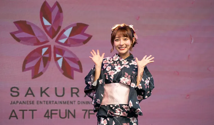 啦啦隊女神林襄秘密籌備多時的日式餐酒館SAKURA，於11/24(五)在ATT4FUN盛大開幕。圖片來源 / ATT4FUN提供