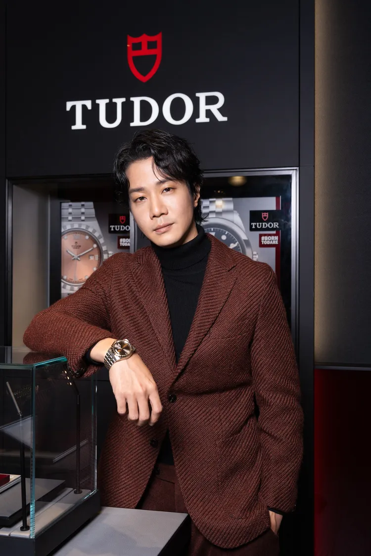 薛仕凌配戴帝舵Royal最新巧克力棕面盤錶款出席活動。品牌提供