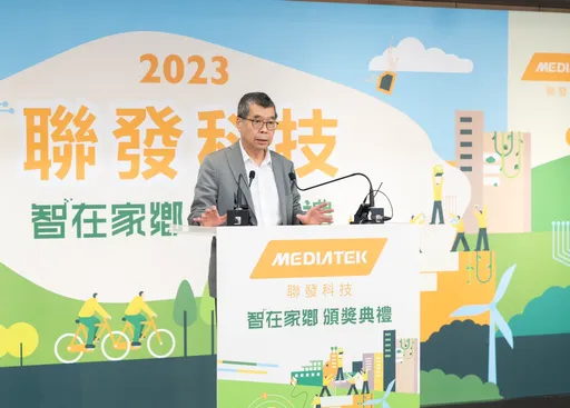 蔡明介看好AI手机渗透率直线上升 明年手机市场恢复成长