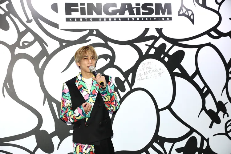 千賀健永特地準備背板，讓粉絲可以留言。彭欣偉攝