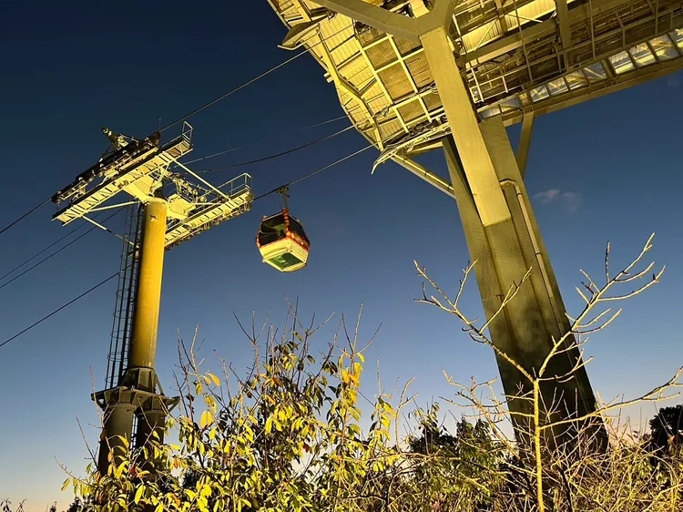 貓纜指南宮站光環境周日點燈。北捷提供