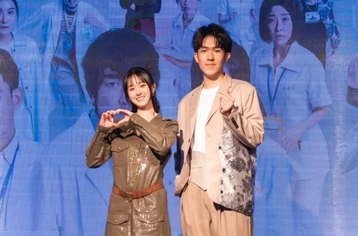 25歲邱偲琹同台男友羞認27歲想婚 電視大佬之子7字回應全場傻眼