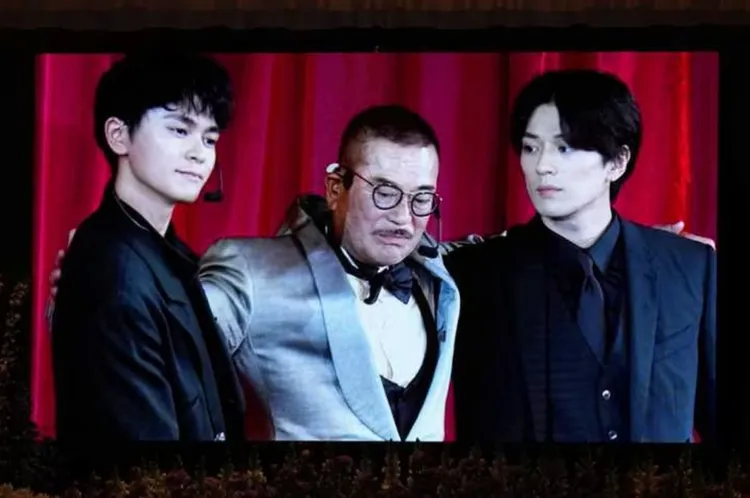 真榮田鄉敦（左起）是已故「雄霸」千葉真一的兒子、「真人版索隆」新田真劍佑的弟弟。翻攝日本雅虎