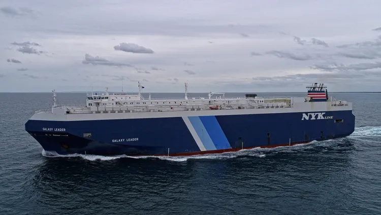 這艘貨輪是英國公司擁有、日本郵船營運。路透社