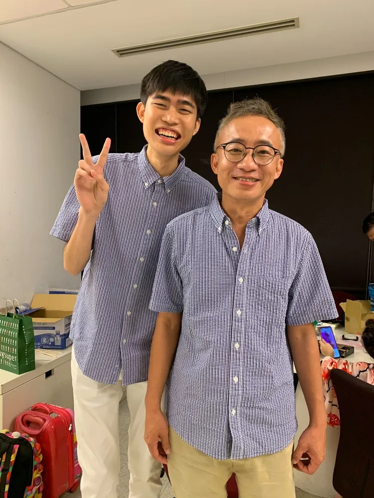 柯辰勳（左）。取自柯辰勳臉書