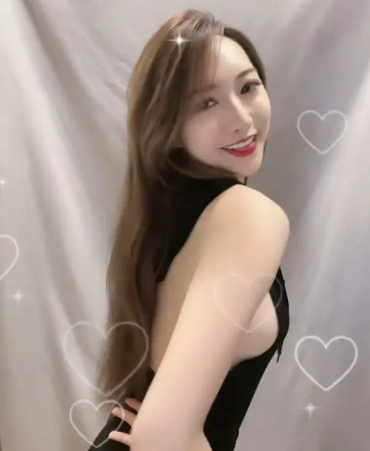 想入非非若影若現最性感。IG@xuan_0325 提供