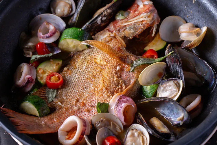 潘群欣設計新菜瘋狂水煮魚。LA ONE Pizza提供